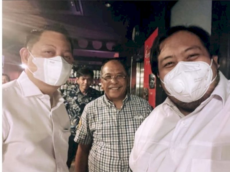 Amirul Yamin Ramadhansyah (Iyul) bersama guru politiknya Ilham Arief Sirajuddin (IAS) dan Ketua DPW Nasdem Sulsel Rusdi Masse.&nbsp;@Jejakfakta/status story Iyul di Instagram