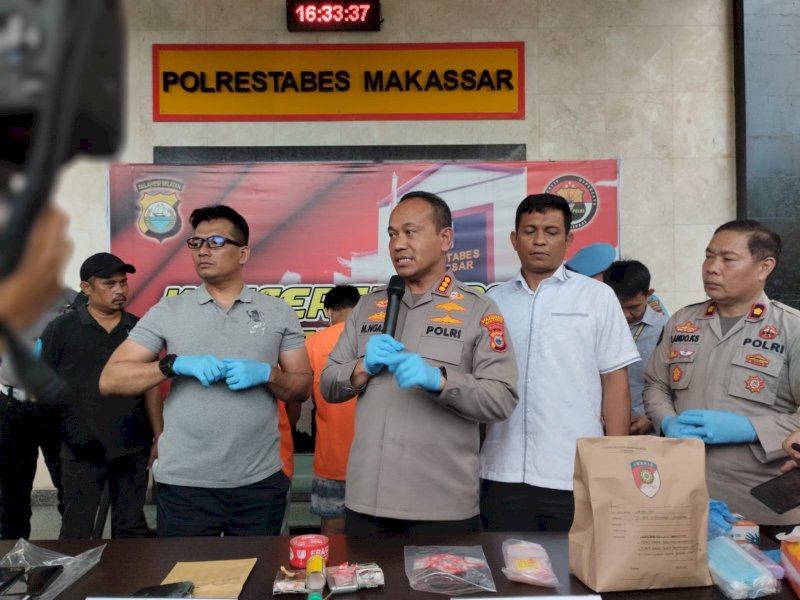Kapolrestabes Makassar Kombes Pol Mokhamad Ngajib dalam jumpa pers pengungkapan kasus peredaran narkoba di Mapolrestabes Makassar, Kamis (11/5/2023). @Jejakfakta/Samsir