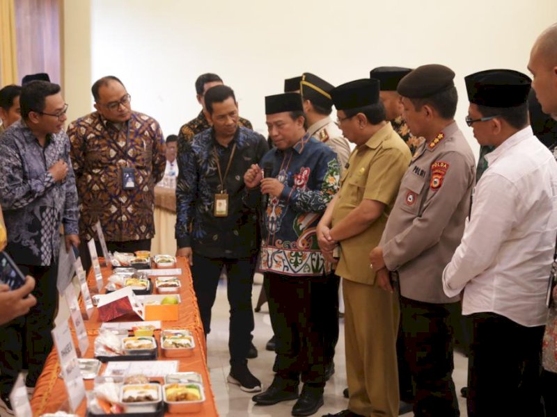 Pelaksanaan Meal Test (Tes Makanan) yang nantinya akan disajikan kepada Jemaah Calon Haji baik di Asrama Haji Sudiang Makassar maupun saat Penerbangan yang menggunakan Pesawat Garuda Indonesia. @Jejakfakta/dok. Kemenag