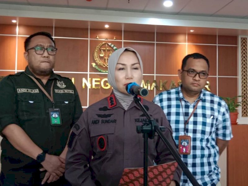 Kepala Kejaksaan Negeri (Kejari) Makassar, Andi Sundari memberikan keterangan pers, Jumat (19/5/2023). @Jejakfakta/Samsir