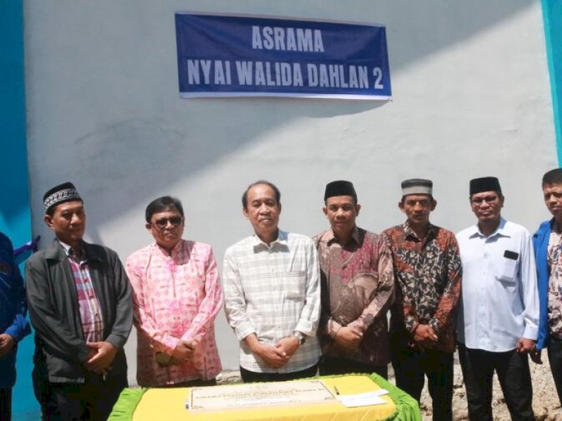 Ketua Komisi VIII DPR RI, Ashabul Kahfi meresmikan Gedung Asrama Putri Nyai Walidah Ahmad Dahlan II Pondok Pesantren Darul Fallaah Unismuh Makassar, Ahad (21/5/2023). @Jejakfakta/dok. muhammadiyah.id