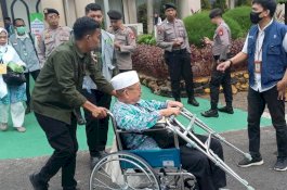 Kloter I Embarkasi Makassar Didomininasi Lansia, PPIH Terapkan One Stop Service