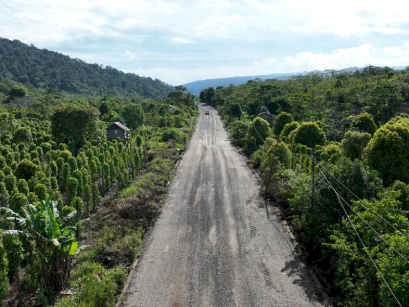 Pemprov Sulsel merampungkan ruas jalan sepanjang 3,7 km yang akan menghubungkan Kabupaten Luwu Timur, Sulsel dan Kabupaten Morowali, Sulawesi Tengah. @Jejakfakta/dok. Pemprov Sulsel