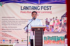 Buka Pesta Rakyat Adat Lammang, Gubernur Andi Sudirman Sebut Antusias UMKM dan Geliatkan Pemulihan Ekonomi