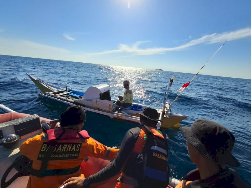 Proses pencarian Tim Sar Gabungan terhadap KMN Ilham Kajang beserta 10 nelayan. @Jejakfakta/dok. Basarnas Sulsel