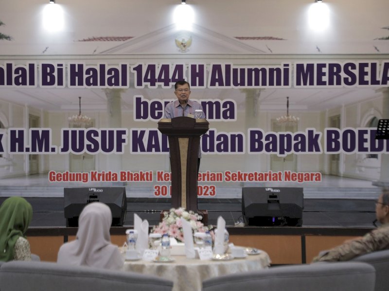 Wakil Presiden RI ke 10 dan 12, Jusuf Kalla (JK) memberikan pidato saat menghadiri Halal bilhalal Alumni Marsela di Gedung Krida Bhakti Setneg, Selasa (30/5/2023). @Jejakfakta/Rudi Gunawan