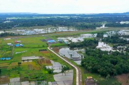 Disupport Bantuan Keuangan, Gubernur Andi Sudirman Tinjau Pembangunan Jalan Akses Bandara Arung Palakka