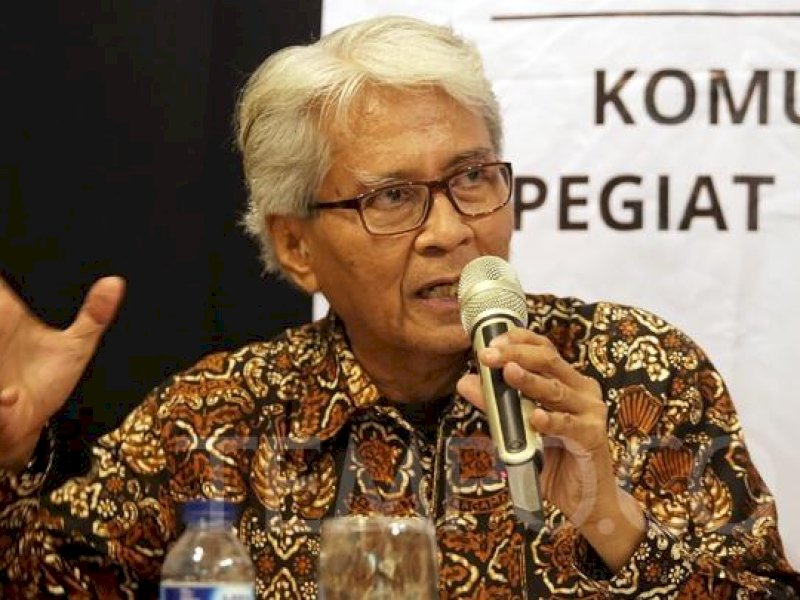 Mochtar Pabottingi saat menjadi pembicara dalam diskusi publik bertajuk `Menolak Pembusukan Filsafat` di kawasan Cikini, Jakarta, 13 Februari 2019. Dokumen: TEMPO/M Taufan Rengganis