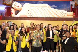 Hadiri Festival Waisak 2023, Danny Pomanto: Mari Kita Perkuat Toleransi!