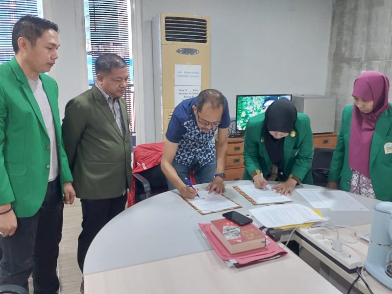 Institut Agama Islam Negeri (IAIN) Bone teken kerja sama atau MoU dengan perusahaan pers Jejakfakta.com dalam pelaksanaan Mahasiswa Job Training praktik penyiaran selama 1 bulan lebih. @Jejakfakta/Erwin Ijarta