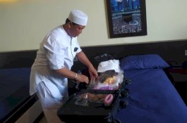 Bissu Eka Berangkat Haji, Jadi Ketua Rombongan Kloter 22 Embarkasi Makassar