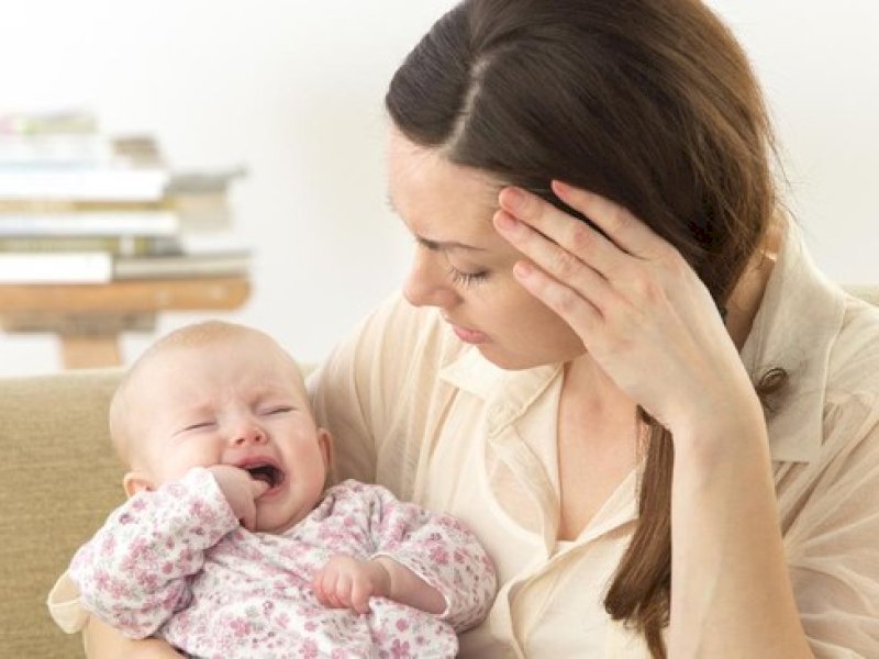 Ilustrasi. Sindrom baby blues biasanya dialami oleh ibu setelah melahirkan. Lantas apa itu baby blues dan bagaimana cara mengatasinya? (iStockphoto/SolStock)