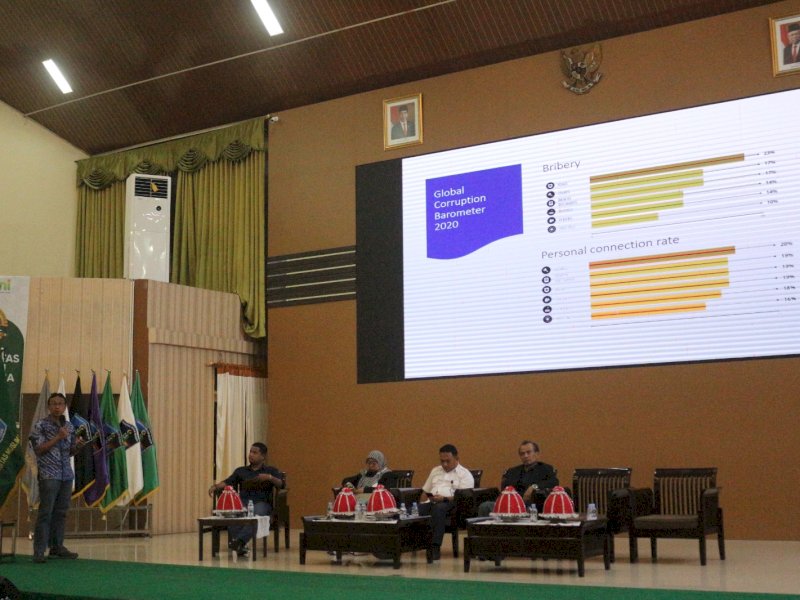Seminar Nasional Penguatan Partisipasi Publik dalam Meningkatkan Integritas Peradilan di Auditorium Al Jibra, Universitas Muslim Indonesia (UMI) Makassar, (12/6/2023). @Jejakfakta/Anggareksa PS/ ACC Sulawesi