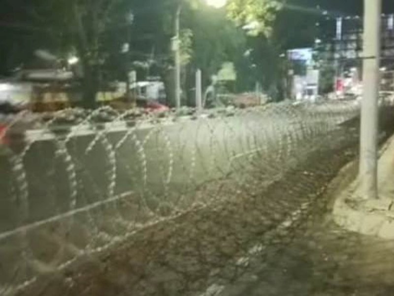 Polrestabes Makassar memperketat pengamanan di Pengadilan Negeri (PN) Makassar, Jl. RA. Kartini, Kota Makassar. @Jejakfakta/istimewa