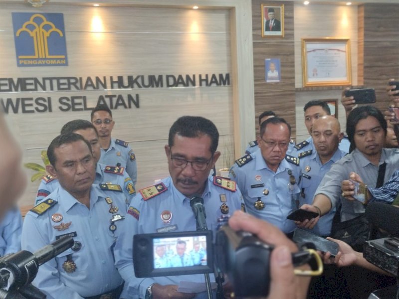 Kakanwil Kemenkumham Sulsel, Liberti Sitinjak, saat memberikan keterangan kepada wartawan di kantornya, Selasa (13/6/2023). @Jejakfakta/Samsir