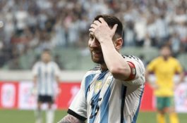 Megabintang Lionel Messi Naik Pesawat Pribadi, Pulang ke Barcelona