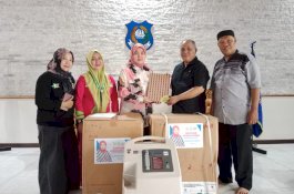 Aliyah Mustika Serahkan Bantuan Alkes ke RSUD Andi Sultan Daeng Radja