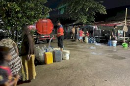 BPBD Sulsel Bantu Distribusi Air Bersih di Ratusan Rumah Warga di Kompleks Kodam 3 Makassar