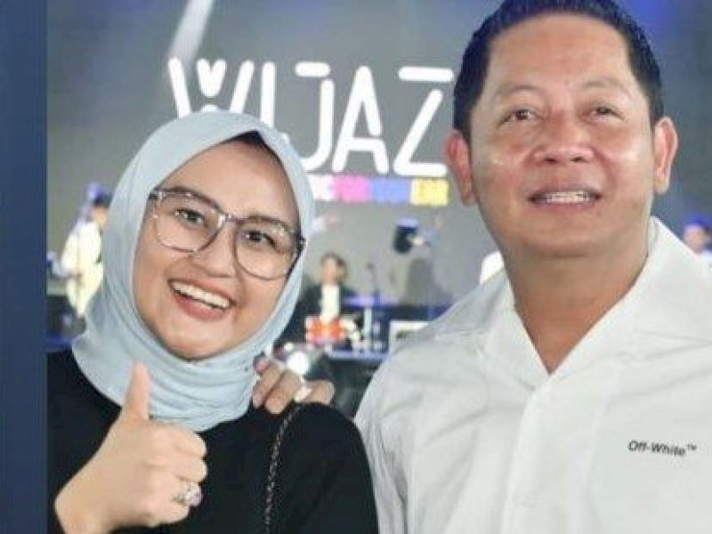 Anak Bupati Pinrang Andi Irwan Hamid, Andi Azizah Irma Wahyudiyati foto bersama ketua Nasdem Sulsel Rusdi Masse. @Jejakfakta/dok. Instagram Irma