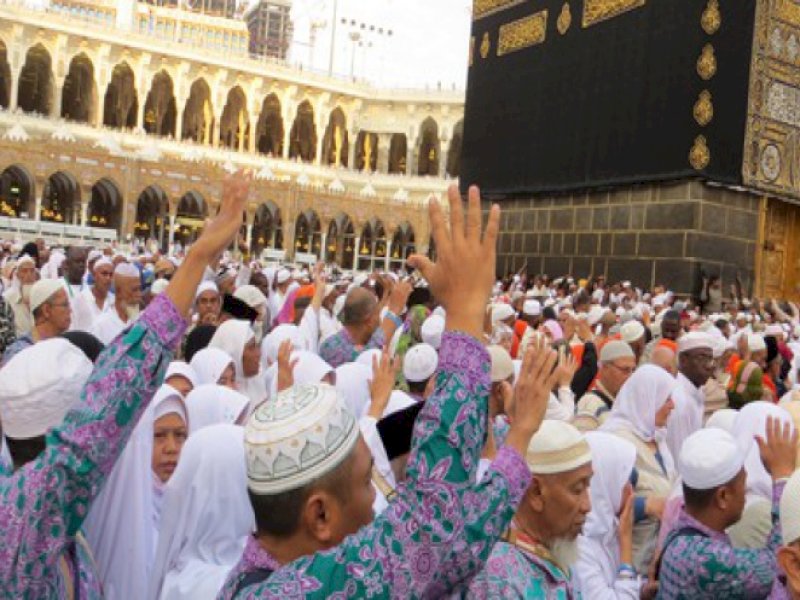 Ilustrasi Tawaf Ifadah. @Jejakfakta/dok. islamic-center.or.id