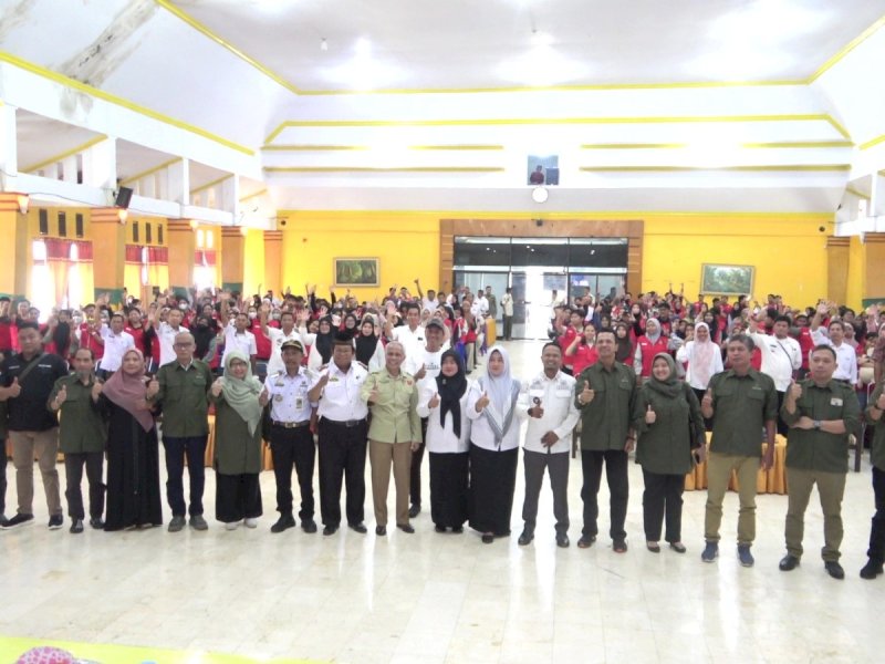 339 mahasiswa KKN Unhas diterima langsung wakil Bupati Pangkep, Syahban Sammana, Rabu (5/7/23). @Jejakfakta/dok. istimewa