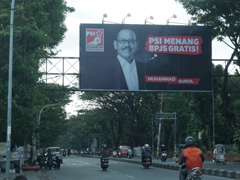 Salah satu calon legislatif, Muhammad Surya menjanjikan BPJS gratis jika partai PSI menang dalam Pemilu 2024 mendatang. dok. Fajri/RakyatSulsel