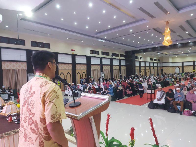 Asisten I bidang Administrasi Pemerintahan dan Kesejahteraan Rakyat kabupaten Sinjai, A. Irwan Syahrani Yusuf hadir langsung di aula Arafah Asrama Haji Sudiang Makasssar, Sabtu (8/07/2023). @Jejakfakta/dok. humas PPIH Debarkasi Makassar
