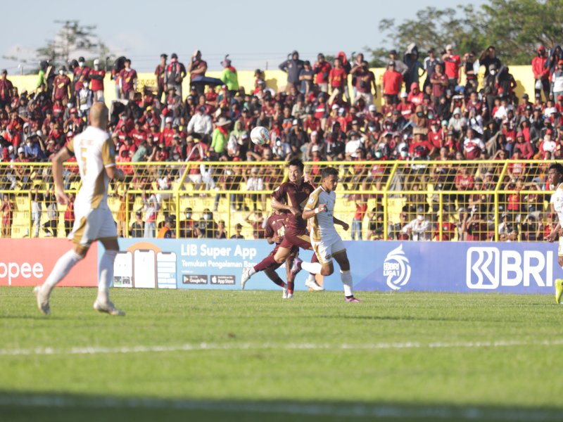 PSM Makassar menjamu Dewa United pada pekan kedua Liga 1 2023/2024, sempat terjadi kericuhan antar suporter di Tribun Terbuka Selatan Gelora BJ Habibie Parepare, Sabtu (8/07/2023). @Jejakfakta/dok PSM 