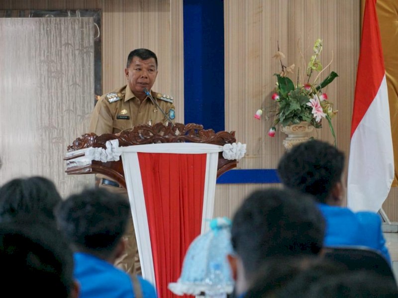 Bupati Bulukumba Andi Muchtar Ali Yusuf memotivasi 85 mahasiswa prodi Ilmu Pemerintahan Universitas Muhammadiyah (Unismuh) Makassar di Ruang Pola Kantor Bupati Bulukumba, Selasa (11/07/2023). @Jejakfakta/dok. Humas Pemkab Bulukumba