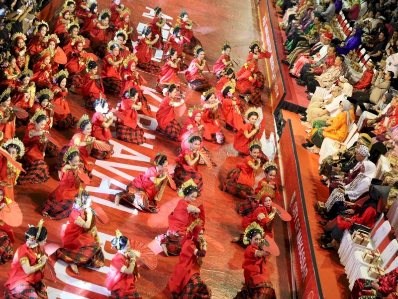 Tari Mappaempo Gau, tampil memukau dan menghibur para Wali Kota se-Indonesia di Anjungan Pantai Losari, Rabu (12/7/2023) malam. @Jejakfakta.com/dok. Humas Pemkot Makassar