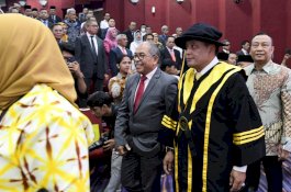 NH Raih Professor Kehormatan, IAS: Sangat Layak, Karena Karya Berbicara Lebih Kuat dari Kata