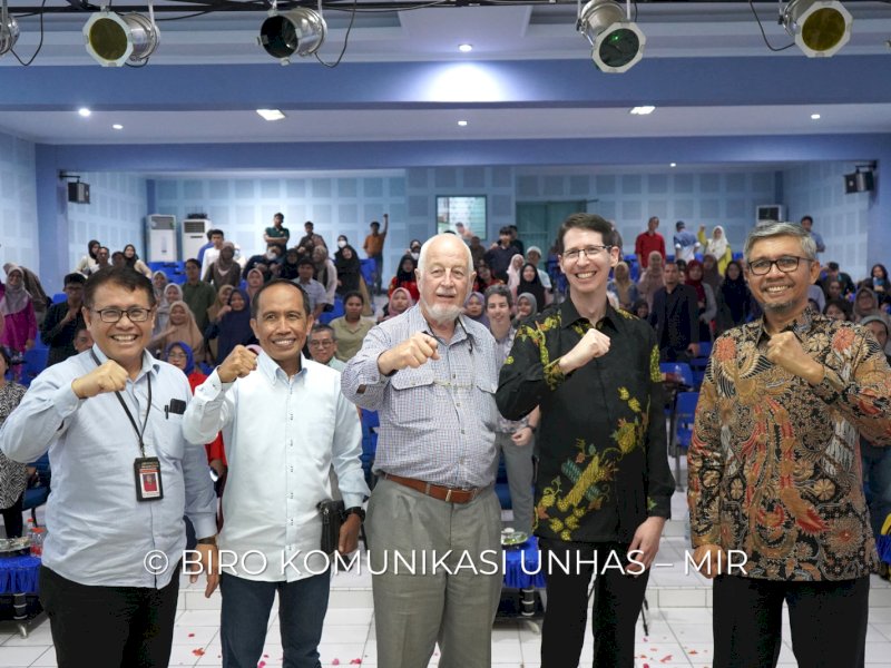 Pemateri dan peserta uliah umum dengan tema &ldquo;Makassar as the Central City? Mengungkap posisi Kota Makassar Sebagai Pusat Situs dari Abad ke Abad&rdquo;, di Aula Prof. Mattulada, FIB Unhas Tamalanrea, Makassar, Kamis (20/7/23).