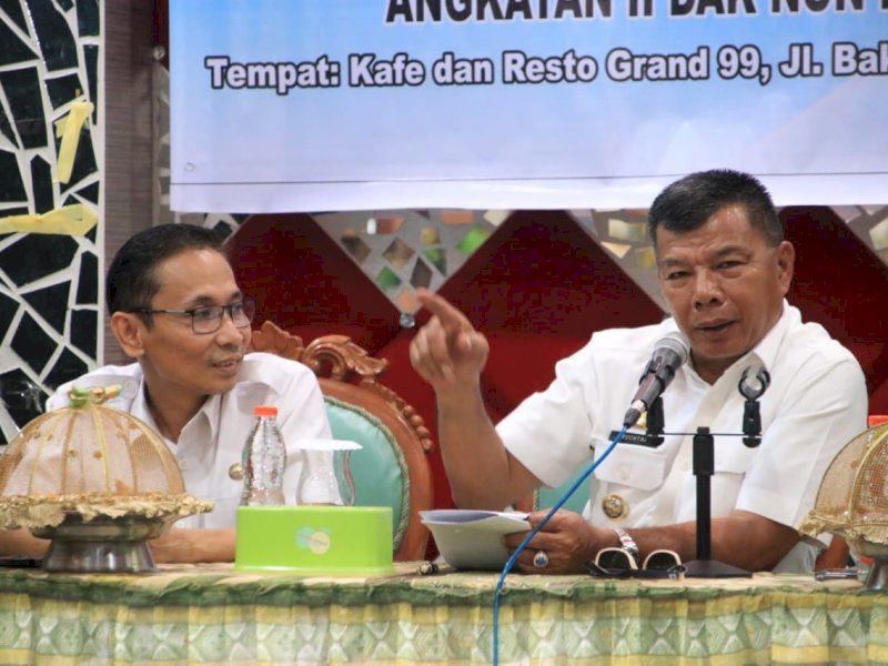 Bupati Bulukumba memberikan sambutan pada Pelatihan Kewirausahaan Peningkatan Kapasitas Koperasi Usaha Mikro dan Kecil (PK2UMK)  di Cafe dan Resto Grand 99 pada Rabu, 26 Juli 2023. @Jejakfakta/dok. Humas Pemkab Bulukumba