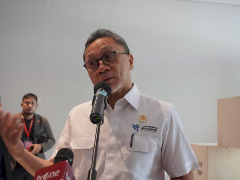 Menteri Perdagangan, Zulkifli Hasan  memberikan keterangan kepada wartawan saat menghadiri 4tahun ASEAN Architects Congress, di Makassar, Kamis (27/7/2023). @Jejakfakta/Atri