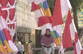 Pedagang Pernak-Pernik Kemerdekaan Mulai Ramai di Pangkep