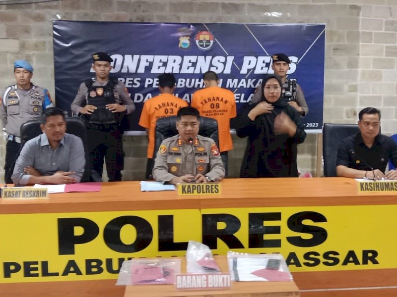 Kapolres Pelabuhan Makassar AKBP Yudi Frianto memberikan keterangan pers terkait panangkapan pelaku penganiayaan di TPI Paotere Makassar, Selasa (1/8/2023). @Jejakfakta/Samsir