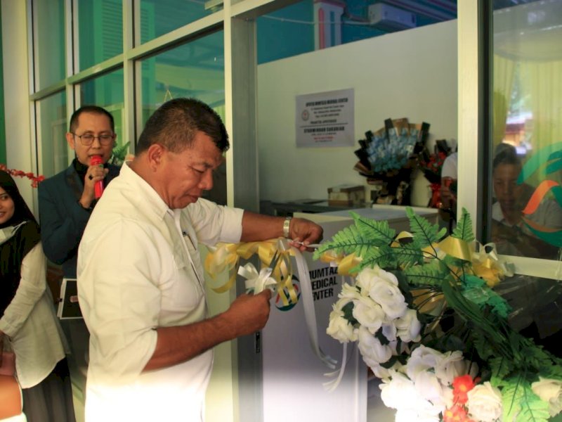 Bupati Bulukumba Andi Muchtar Ali Yusuf meresmikan Fasilitas kesehatan (Faskes)  Mumtaza Medical Center di Kelurahan Kassi Kecamatan Kajang. @Jejakfakta/dok. Humas Pemkab Bulukumba
