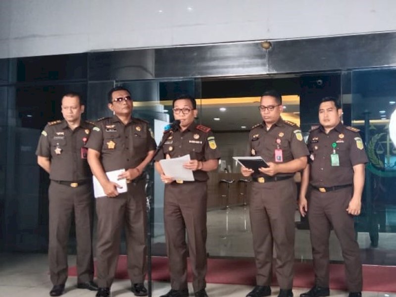 Kajati Sulsel, Leonard Eben Ezer Simanjuntak memberikan keterangan pers terkait dugaan korupsi di PT. Pegadaian Rantepao, Rabu (2/8/2023) kemarin. @Jejakfakta/Samsir