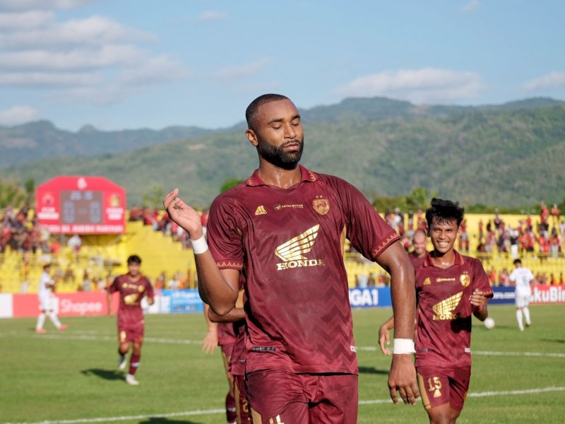 PSM Makassar unggul sementara 1-0 atas tim tamu Persik Kediri dalam laga lanjutan Liga 1, di Stadion Gelora BJ Habibie, Parepare, Kamis (3/8/2023). FOTO: IDHAM AMA