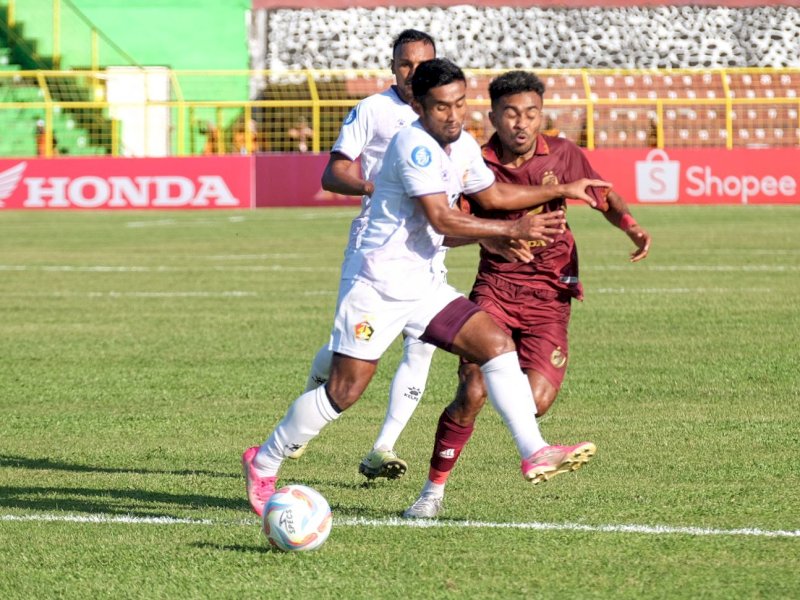 PSM Makassar kalah 1-2 atas tim tamu Persik Kediri dalam pada pekan ke-6 Liga 1 2023/2024, di Stadion Gelora BJ Habibie, Parepare, Kamis (3/8/2023). FOTO: IDHAM AMA
