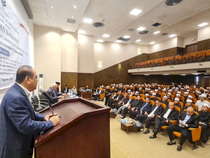 Komjen Pol (Purn) Dr Syafrudin Kambo pidato di hadapan mahasiswa Universitas Al-Azhar Kairo penerima beasiswa Lazis Assalam Fil Alamin (ASFA), Senin (7/8/2023), di Aula Gedung Shaleh Kamel Al-Azhar.