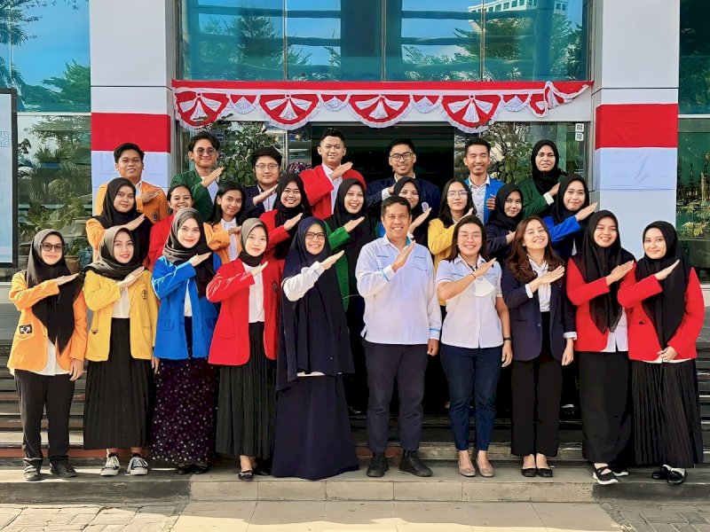  26 orang mahasiswa dari delapan perguruan tinggi yang ada di Makassar bergabung dalam Magang Generasi Bertalenta (MAGENTA) BUMN Batch 3 Pelindo Regional 4. @Jejakfakta/dok. Humas Pelindo