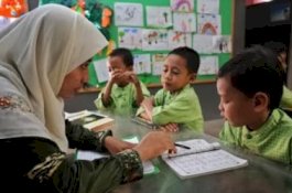 Surat Cinta Presiden kepada Semua Guru Madrasah bukan ASN: Kini Terbit Regulasi Setara Golongan ASN