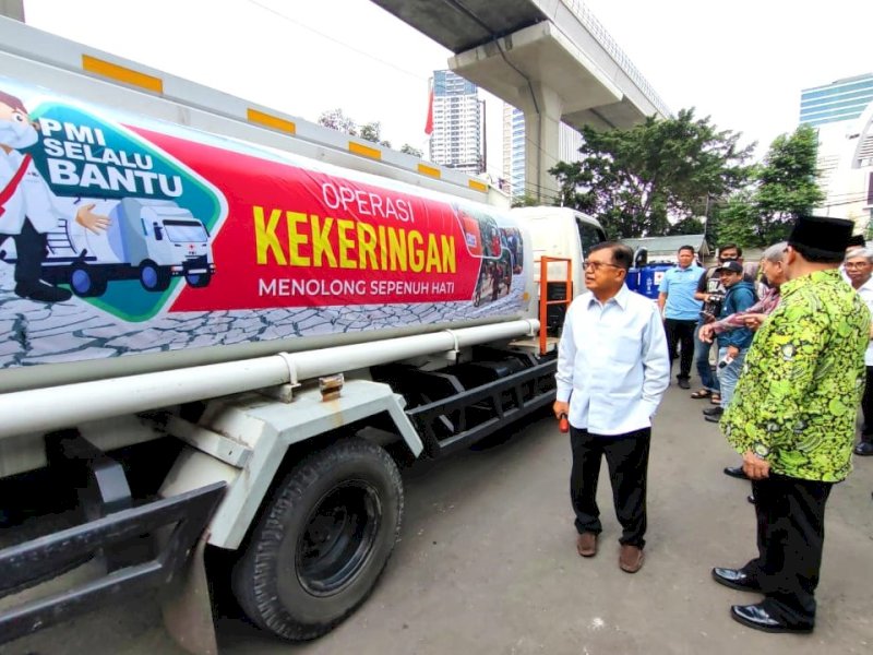 PMI akan menggerakkan 300 unit mobil tangki air dengan kapasitas 5.000 liter dan kendaraan bak terbuka ke berbagai provinsi yang terdampak kekeringan. @Jejakfakta/dok. PMI 