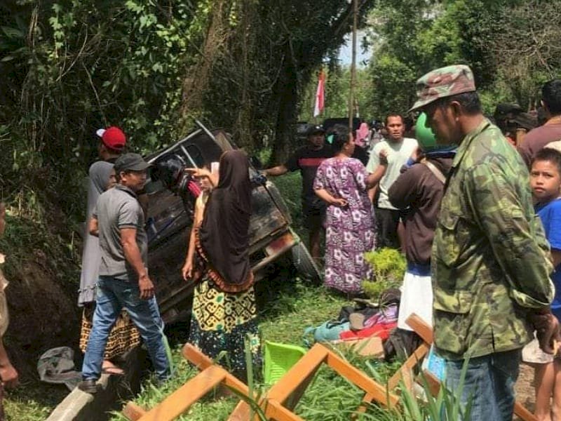 Mobil pick up yang digunakan rombongan Gerakan Pramuka Gugus Depan MTs Guppi Bontomanai kecelakaan saat pulang berkemah di Batuoangka, Kelurahan Palampang, Kecamatan Rilau Ale, Bulukumba, Senin (14/8/2023). @Jejakfakta/dok. Istimewa