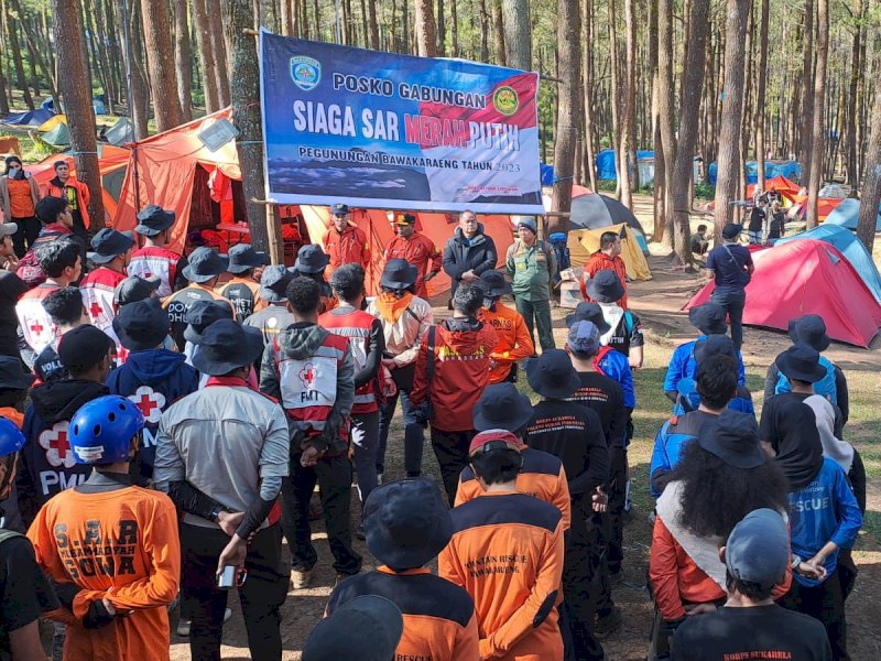 Potensi Sar bersama Basarnas dilepas menuju ke Pos masing-masing yang dilaksanakan saat apel gabungan di Hutan Pinus Lembanna Gowa, Rabu (16/08/2023). @Jejakfakta/dok. Basarnas Makassar