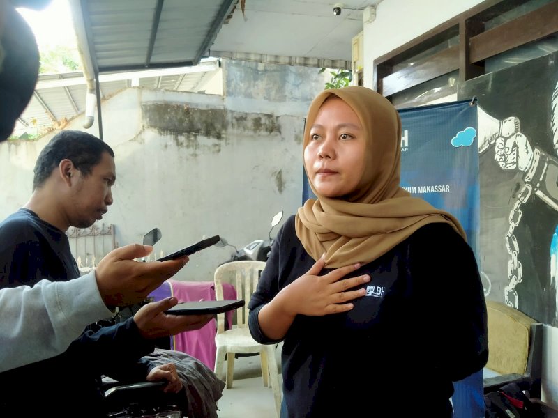 Mirayanti Amin, pendamping hukum korban dari LBH Makassar saat memberikan keterangan kepada wartawan, Rabu (16/8/2023) kemarin. @Jejakfata/Atri