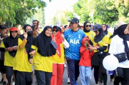 Wabup Edy Manaf Lepas Jalan Sehat dan Pesta Rakyat Fokusmaker