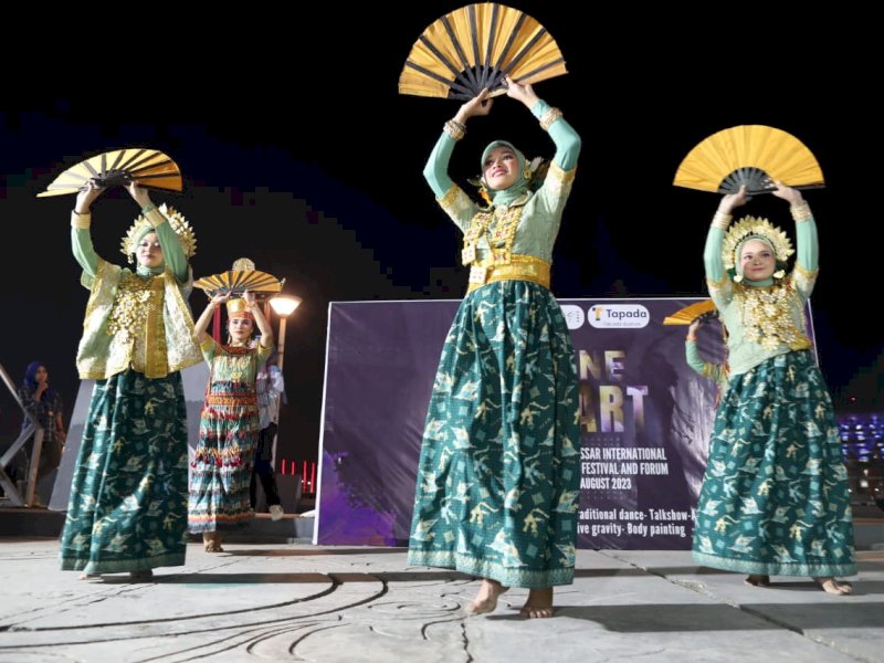 Lenggang Budaya, menampilkan tarian Wonder Land One, yang menceritakan tentang kebhinekaan budaya di Indonesia di panggung zona ekspresi F8 Makassar, Sabtu (26/08/2023). @Jejakfakta/dok. Pemkot Makassar