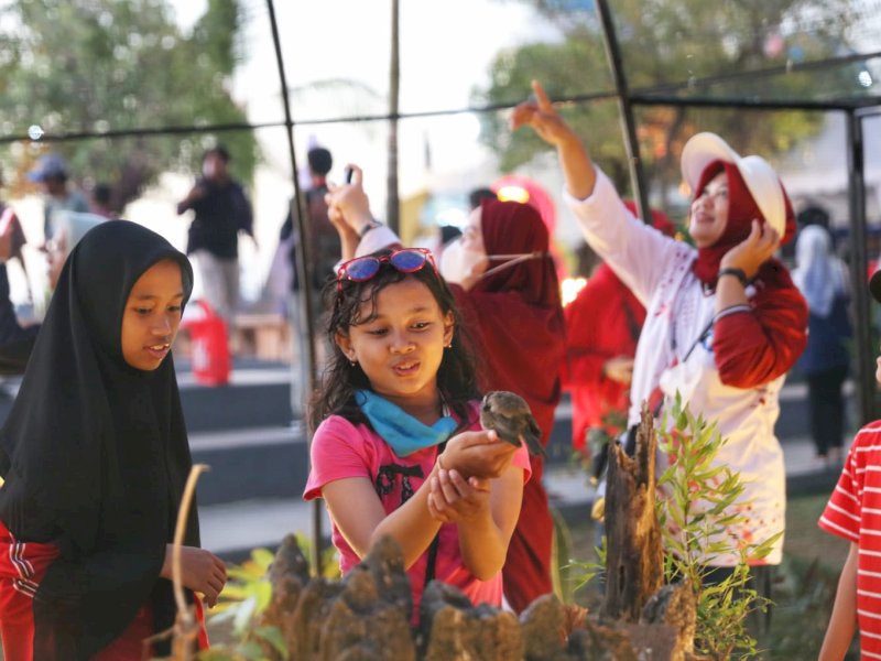 Mini garden menjadi spot foto favorit bagi pengunjung dari berbagai kalangan di tengah Zona 1 Makassar F8, Minggu (27/08/2023). @Jejakfakta/dok. Pemkot Makassar